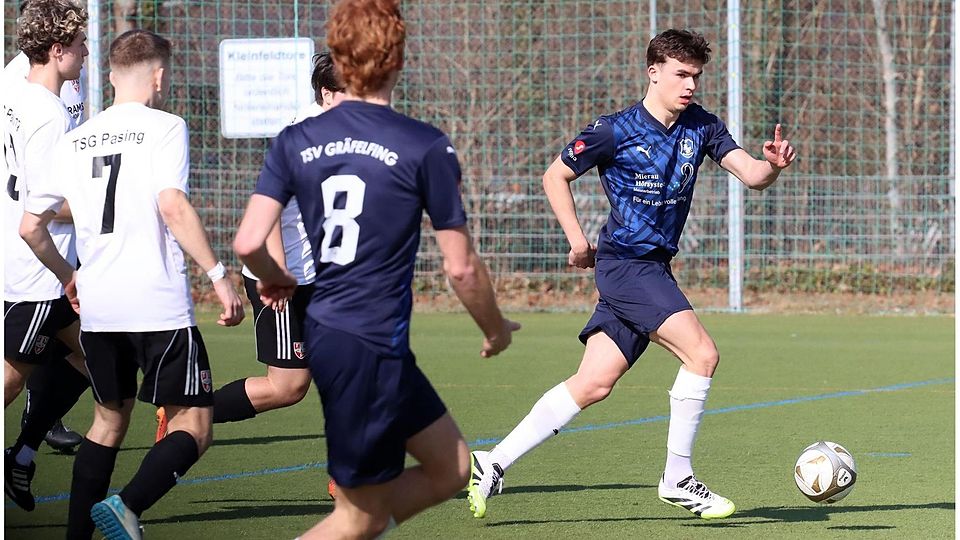 Traf zweimal nur Aluminium: Gräfelfings David Pleyer (r.) hatte gegen Neuhadern mehrmals Pech im Abschluss.