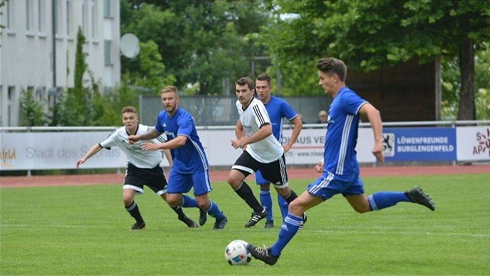 Nach dem Finale im Küblböck-Cup gibt es für den SC Ettmannsdorf am Sonntag bereits um Punkte ein Wiedersehen mit dem ASV Burglengenfeld.  Foto: sca