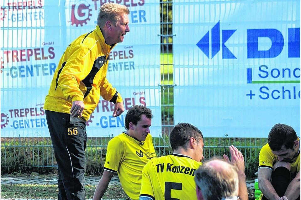 Nach drei torlosen Spieltagen sind die Motivationskünste von TV-Trainer Frank Thielen im Heimspiel gegen den Tabellenvierten, Fortuna Weisweiler, besonders gefragt. Foto: Kurt Kaiser