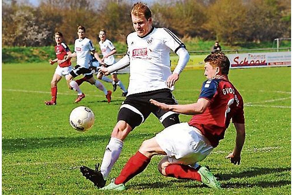 Derbystimmung: Schwarz-Weiß (hier beim 1:4 vor einer Woche bei GVO) erwartet am Sonntag den VfB II. Martin Remmers