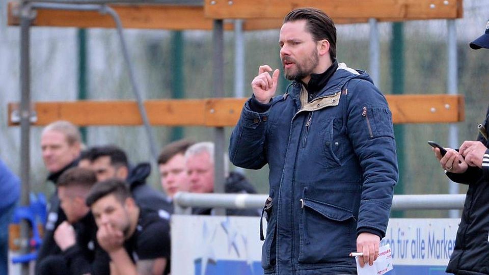 Ab sofort nicht mehr an der Seitenlinie des SV Volpertshausen: Trainer Gero Lottermann. 	Foto: Martin Weis