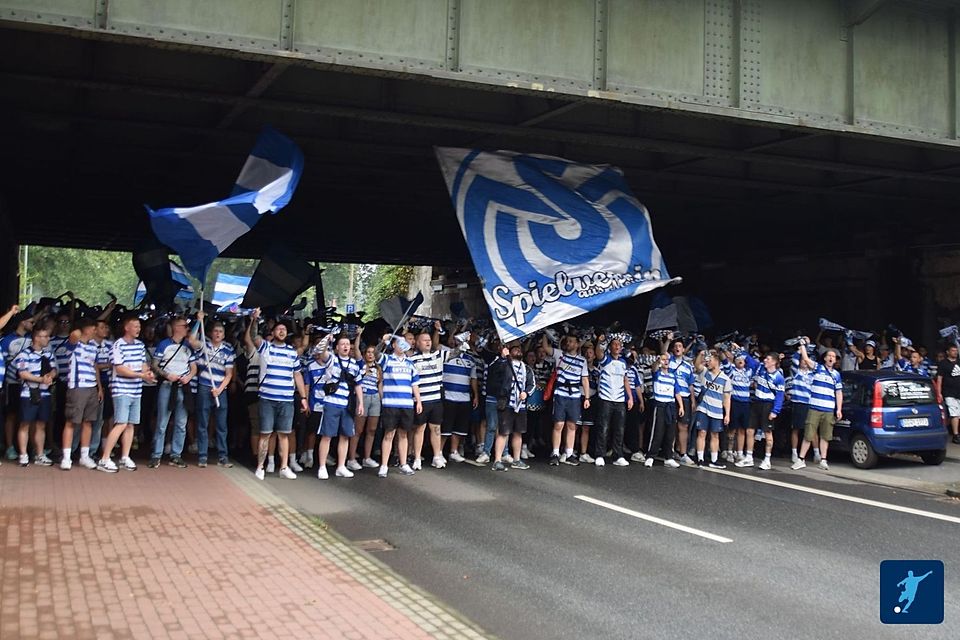 MSV-Fans rufen zum Fanmarsch vor dem Niederrheinpokalfinale auf.