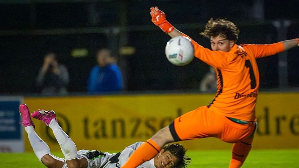 Die A-JUgend des BV 04 Düsseldorf, die bei ihrer Chempions Trophy stark aufspielte, hat die Qualifikation zur Niederrheinliga verpasst.