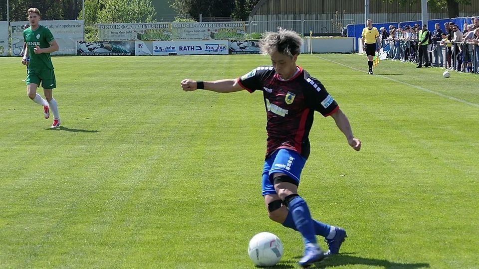 Abe, hier noch im Trikot des 1. FC Düren.