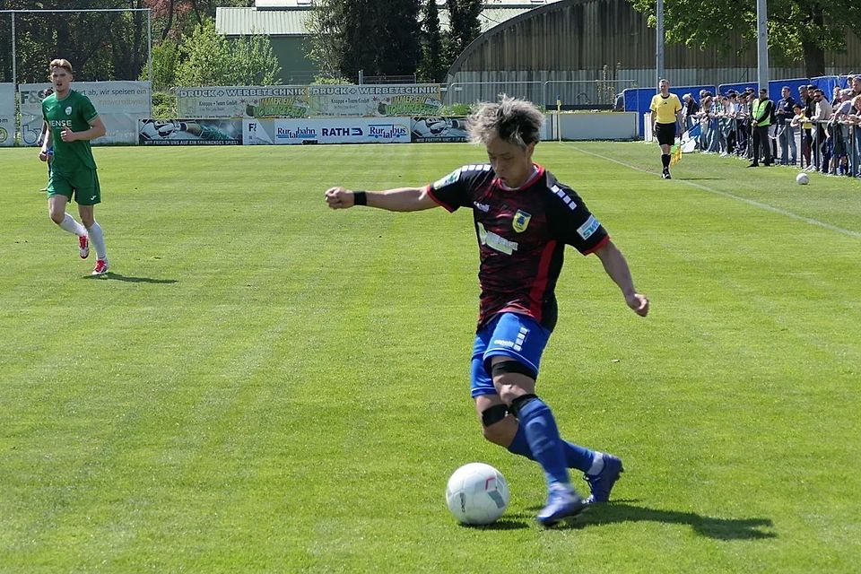Abe, hier noch im Trikot des 1. FC Düren.