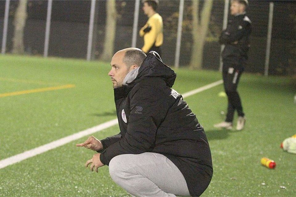 Trainer Danny Cornelius (VfR Neumünster) schickte sein Team offensiv aufs Feld. Trainer Danny Cornelius (VfR Neumünster) schickte sein Team offensiv aufs Feld.