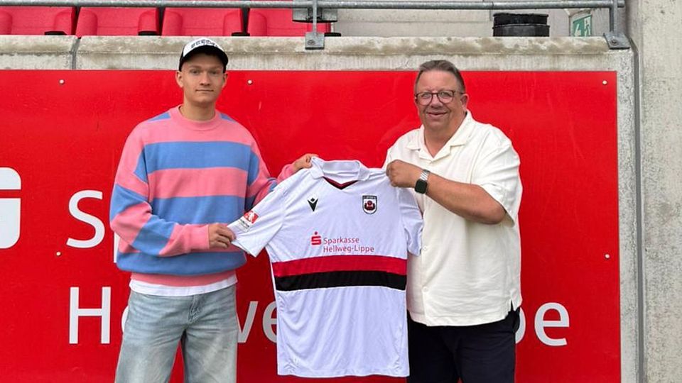 Lippstadts Sportdirektor Dirk Brökelmann (rechts) mit Nico Tübing.