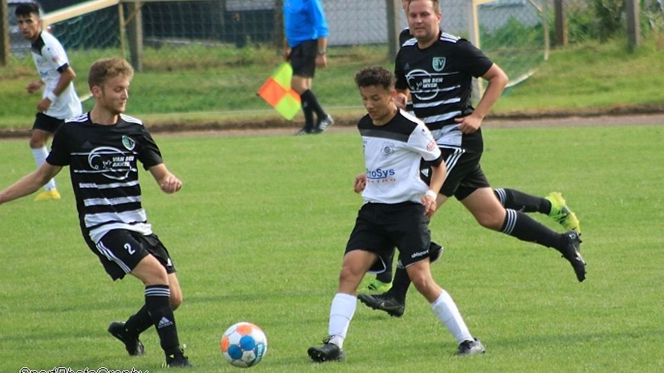 Bennet Lehmann (r.) spielte für den VfB Ottersleben in Verbands- und Landesliga.