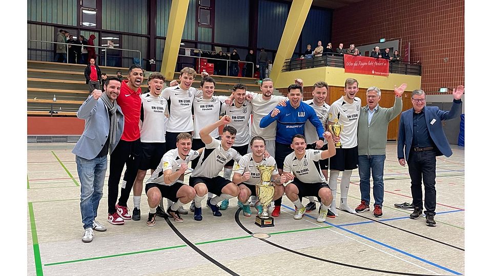 Turniersieger beim Offensiv-Cup: Der FC Eddersheim siegte beim prestigeträchtigen Turnier in Kriftel.