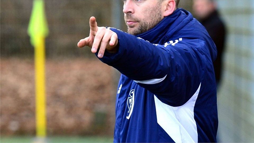 LTS-Trainer Dennis Ley verfolgt die Pokal-Auslosung am Sonntag im Deutschen Fußball-Museum in Dortmund.Scheer