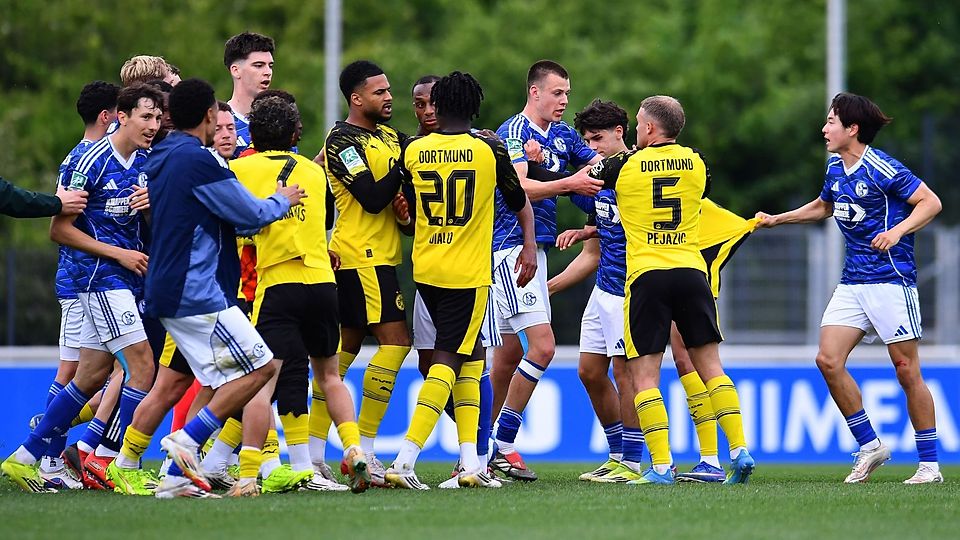 BVB verliert erst gegen Schalke, schlägt dann aber Köln. 