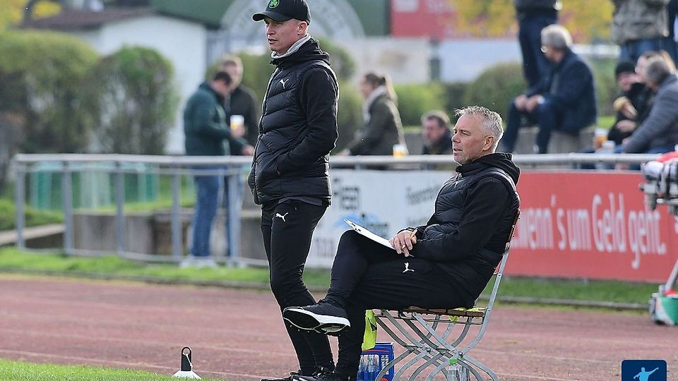 Seit dieser Spielzeit steht Gerd Klaus (rechts) nicht mehr an der Linie, sondern ist als Assistent von Petr Ruman eher im stillen Hintergrund aktiv.