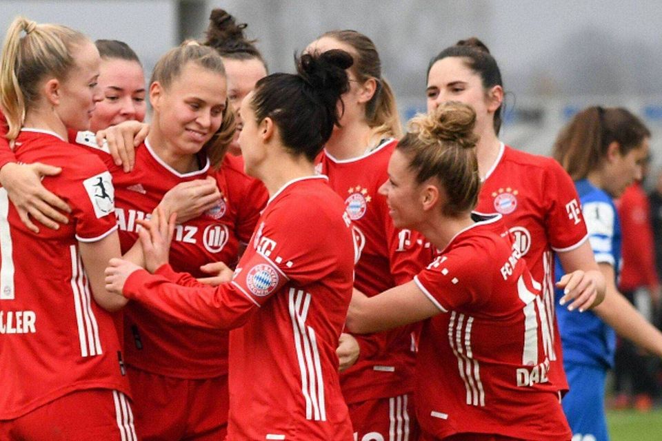 Rote Übermacht: Mit Maximalpunktzahl und 40:1 Toren gehen die Frauen des FC Bayern in die Pause. 