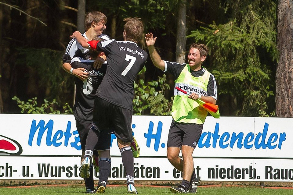 Nach zuletzt zwei Niederlagen hatte der TSV Gangkofen II wieder Grund zum Jubeln F: Hönl