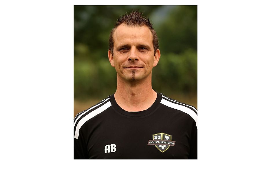 Pölichs Trainer Alexander Becker hat noch an den vier Platzverweisen von Gielert zu knabbern. Pölichs Trainer Alexander Becker hat noch an den vier Platzverweisen von Gielert zu knabbern.