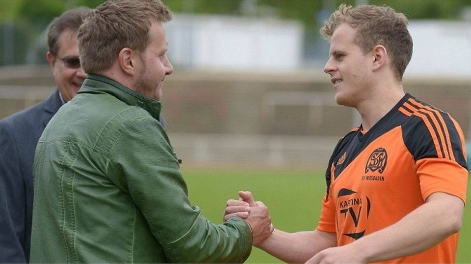 Keine Rückkehr zum SVW: Ex-Hessenliga-.Crack Philip Reichardt (hier mit Ex-Geschäftsführer Alexander Seitz) bleibt im Raum Krefeld. Archivfoto: Tom Klein