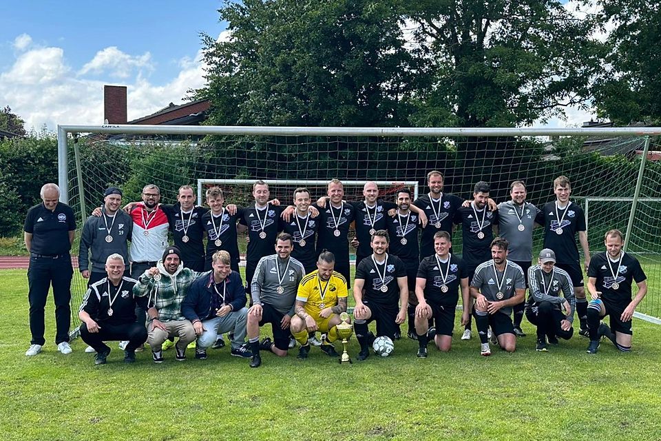 Die VSV Hedendorf/Neukloster Ü30 holten sich in diesem Jahr den Kreispokal.