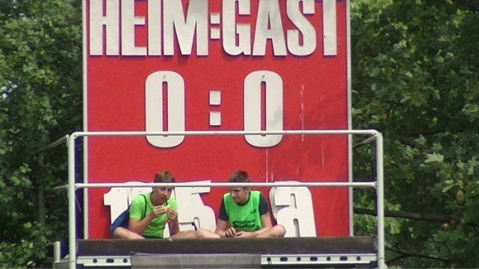 F: Arlinghaus Nicht torlos, aber knapp endete die Partie zwischen FC Spandau 06 und dem Weißenseer FC.