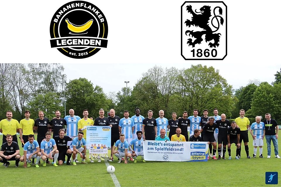 Zauberten in Eggenfelden groß auf: Die Bananenflanker Legenden (schwarz) und die Legenden vom TSV 1860 München (blau-weiß). 
