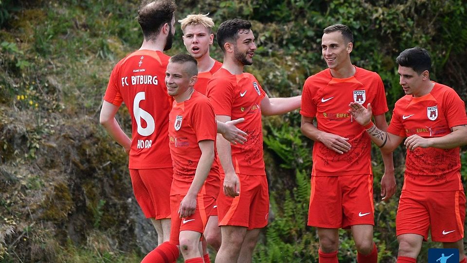 Steuerte drei Treffer zum Bitburger 4:2-Sieg in Hentern bei: Simon Floß (2.v.r)