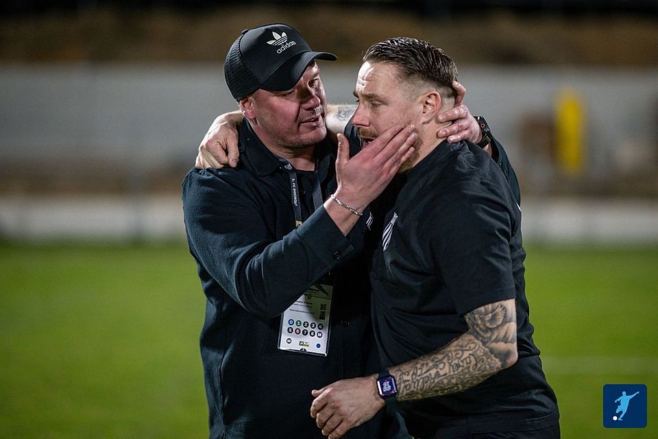 Christopher Schorch (l.) und René Lewejohann jubeln weiter. Christopher Schorch (l.) und René Lewejohann jubeln weiter.