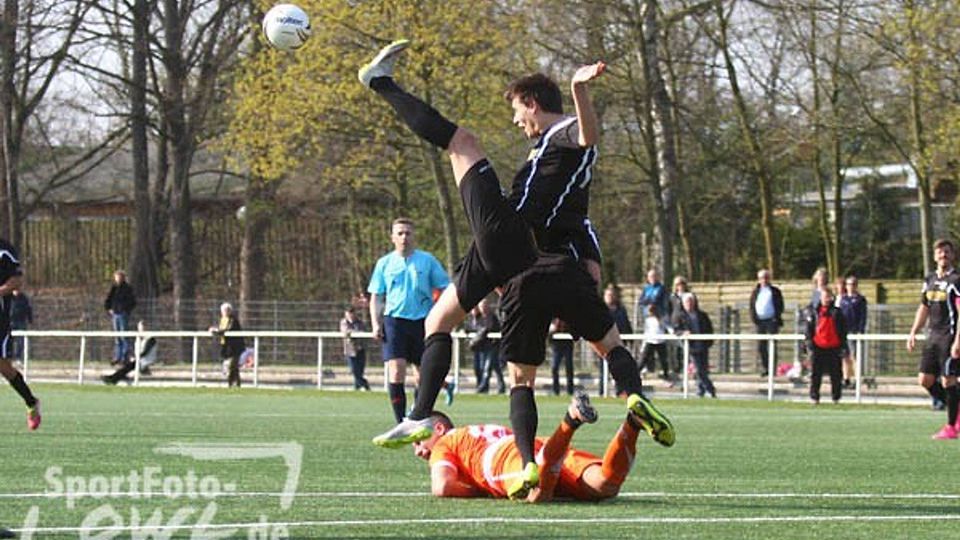 Theesens Florian Schlüter wechsel nach Oetinghausen.  &lt;b&gt;F: Gottschlich&lt;/b&gt;