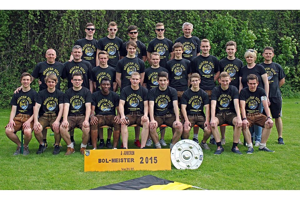 Die U19 des FC Amberg ist Meister und gewann auch ihr letztes Heimspiel. Foto: Andreas Rössler
