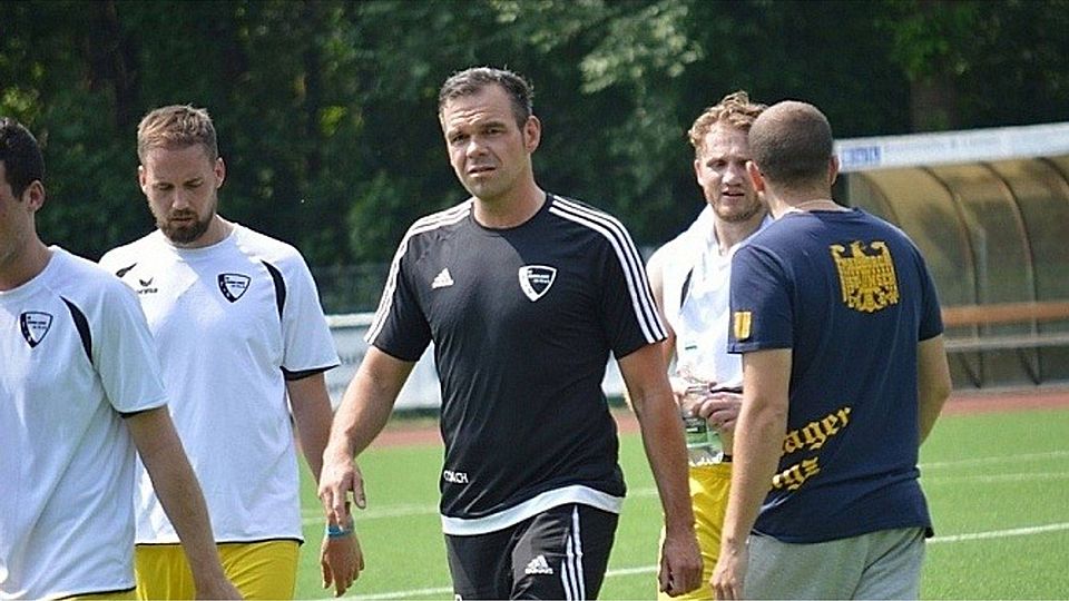 Sebastian Löbe (m.) muss in der kommenden Saison auf zwei Akteure verzichten. F: Rogala