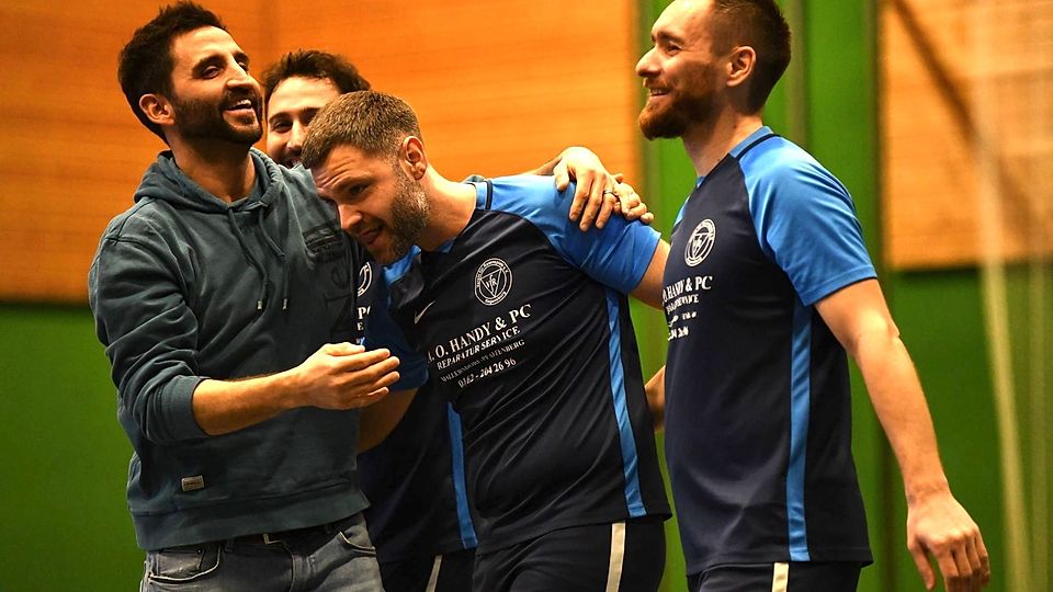 So jubelte der VfR Regensburg unmittelbar nach dem entscheidenden Sechsmeter im Finale.