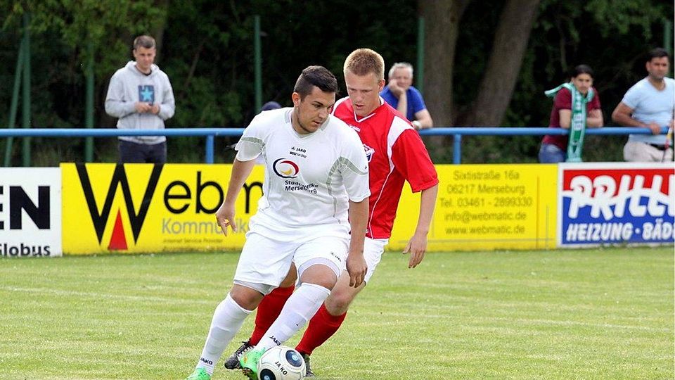 Mustapha Amari (in weiß) wechselt in die Landesliga zu Eintracht Lüttchendorf    F: Schulze