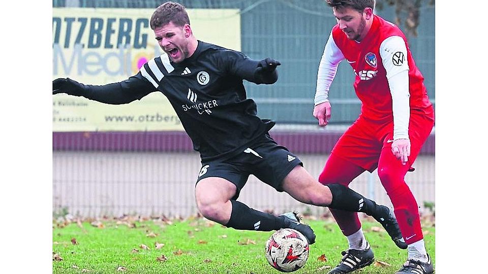 Lukas Köbler (links) trifft für den TSV Günterfürst zur frühen Führung, die Niklas Bahn und die KSG Georgenhausen spät egalisieren.