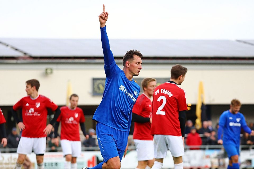 5:0-Torschütze Felix Heinloth und der TV Parsberg fegten über Schlusslicht Töging hinweg.