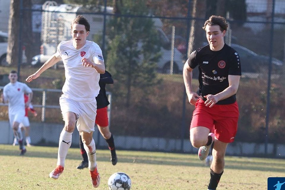 Köpenicks Topstürmer Dennis Bohnsack li