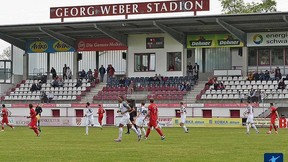 Der TSV Rain hat selbst gemerkt, dass er zuletzt auf dem Holzweg war. Die spärlich besetzte Zuschauertribüne im Georg-Weber-Stadion ist ein unmissverständliches Zeichen dafür.