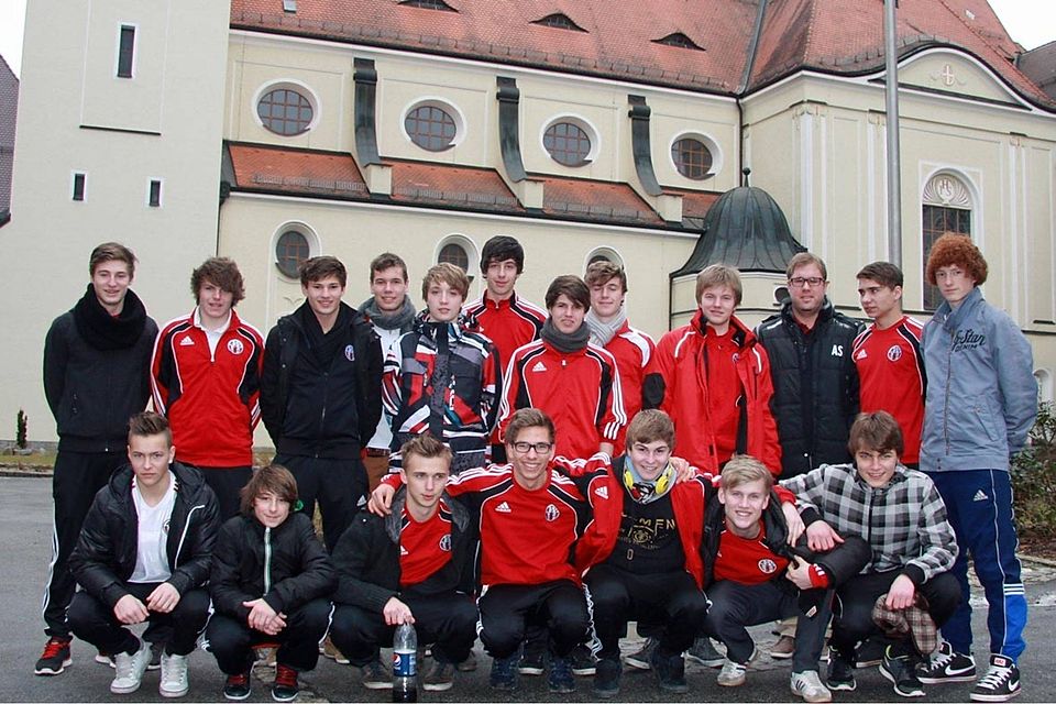 Das U17 Team mit Trainer Alexander Sperl. Foto: Groitl