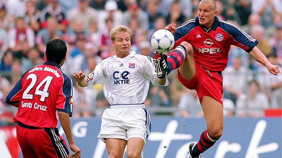 Ein Glanzlicht der Karriere: Jörg Bergen (Mitte) beim 0:1 am dritten Bundesligaspieltag 1999 im Olympiastadion vor 63 000 Zuschauern gegen den FC Bayern mit Roque Santa Cruz (l.) und Carsten Jancker.