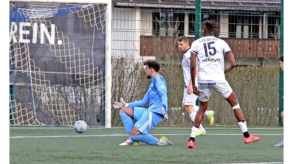 Tor des Tages: Momo Ndiaye schiebt nach vier Minuten zur 1:0-Führung ein.
