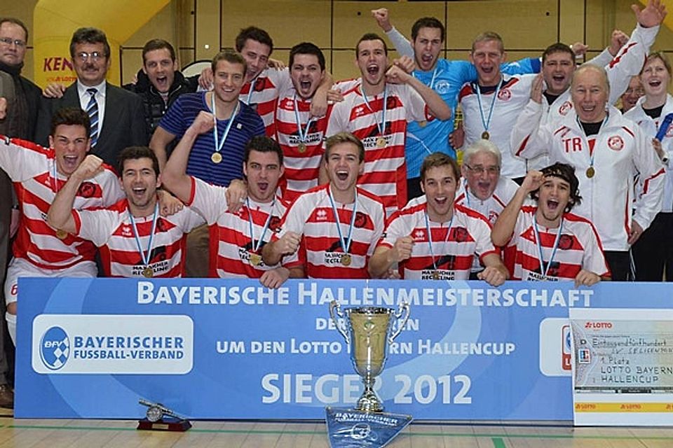 Das Siegerteam beim Lotto Bayern Hallencup 2012: der SV Seligenporten. F: BFV Das Siegerteam beim Lotto Bayern Hallencup 2012: der SV Seligenporten. F: BFV