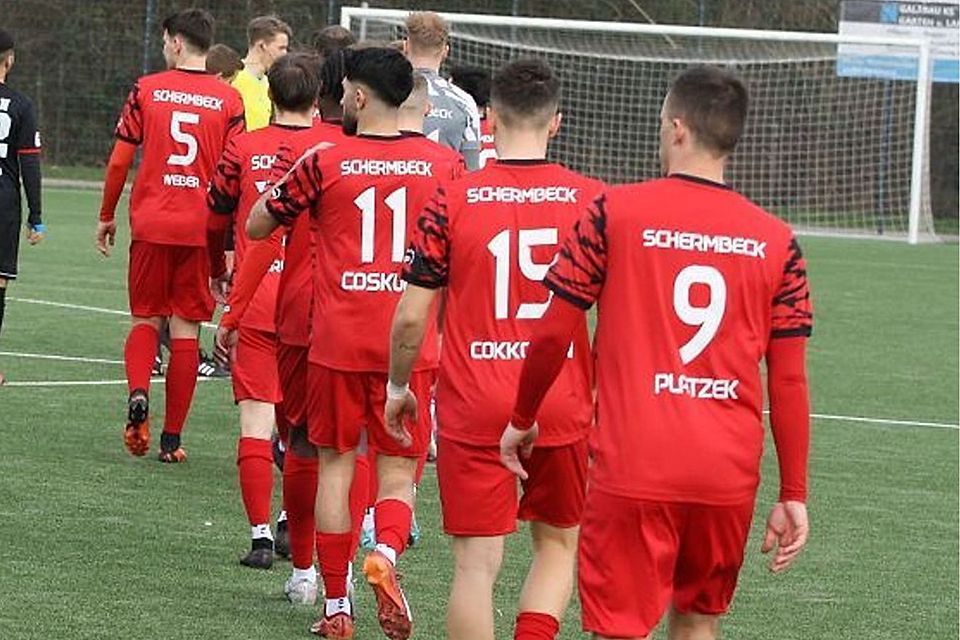 Tolga Cokkosan (Rückennummer 15) ist schon wieder weg.