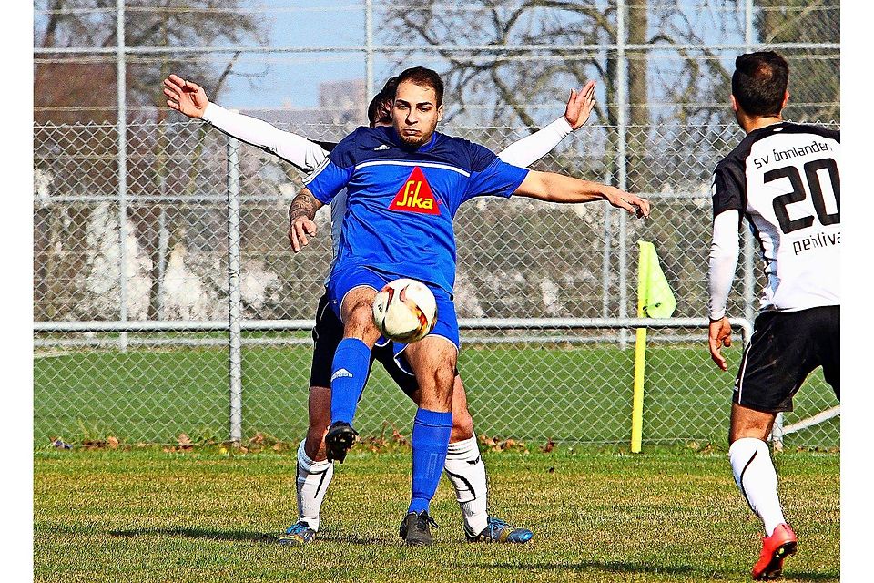 Ugur Yilmaz (vorne) war an drei von vier guten Tormöglichkeiten beteiligt und erzielte den einzigen Treffer für den SC.  Foto:Yavuz Dural