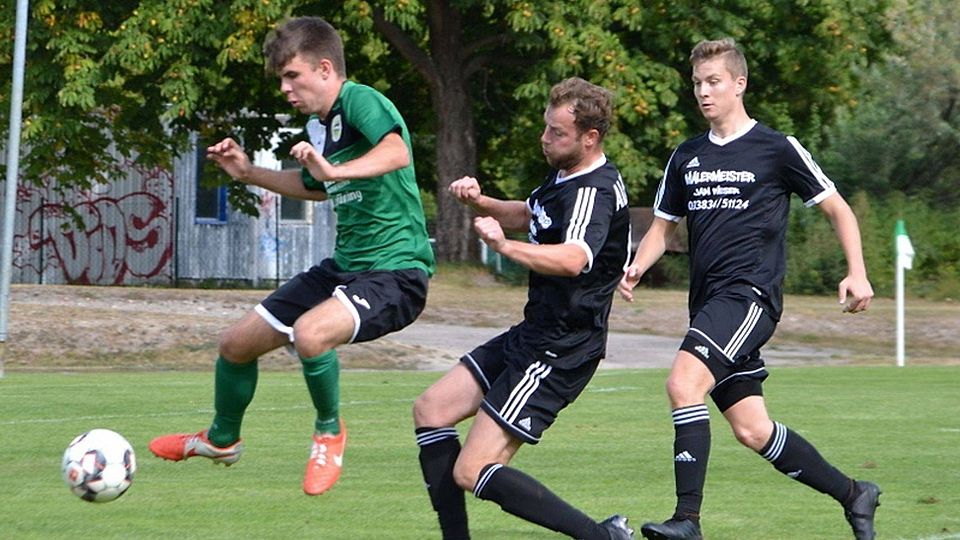 SG Bornim (im grünen Trikot) hat eine schwere Auswärtsaufgabe vor der Brust.