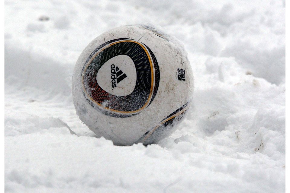 Fußball im Februar: Das kann auch schon mal so aussehen. Foto: getty