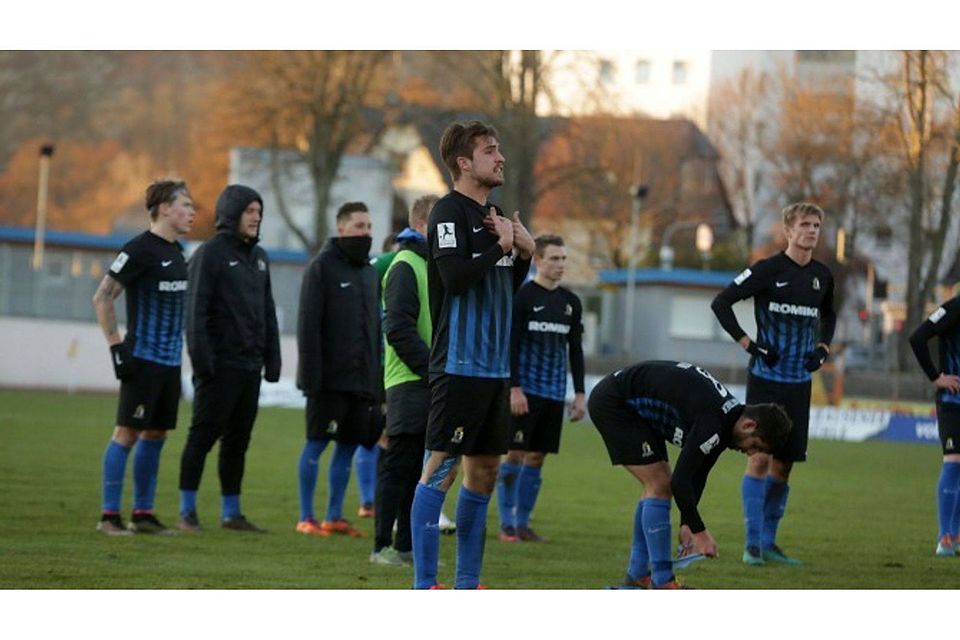 Konsterniert: Manche Spieler von Eintracht Trier sahen sich nach der 0:1-Niederlage gegen Steinbach Beschimpfungen von Fans ausgesetzt. Foto: Sebastian Schwarz