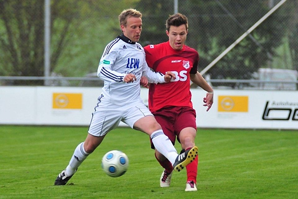 Aindling (in rot) wirft den FC Memmingen aus dem Pokal. F: Appel