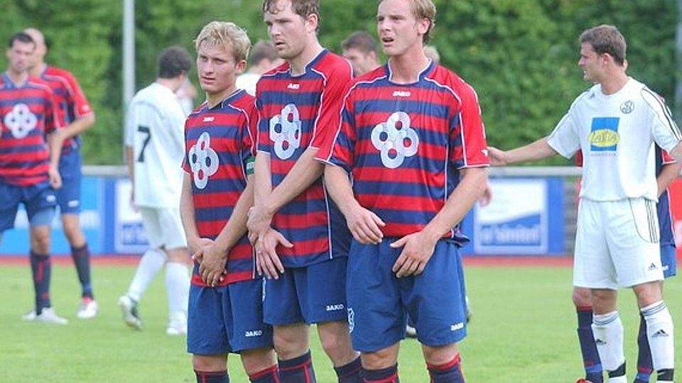 Kapitän Frisch (l.) und drei weitere Kötztinger Spieler wurden beim Spiel gegen Schalding bestohlen Foto:Dirk Meier