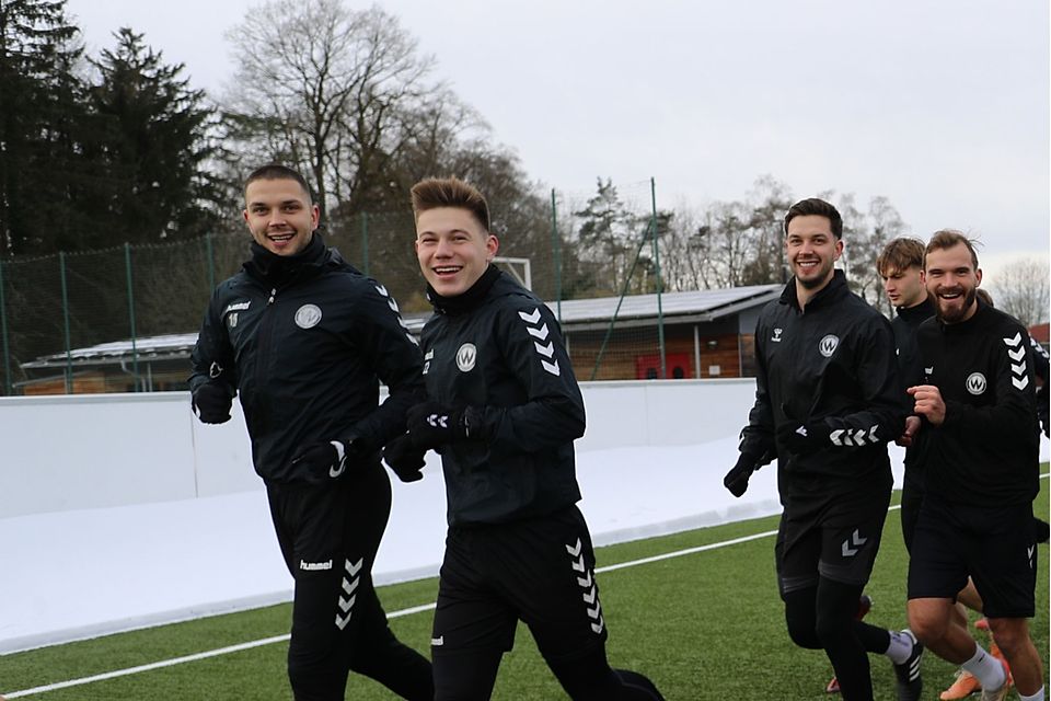 Wollen trotz anstehender intensiver Wochen Spaß haben: Die Kicker des SV Wacker.