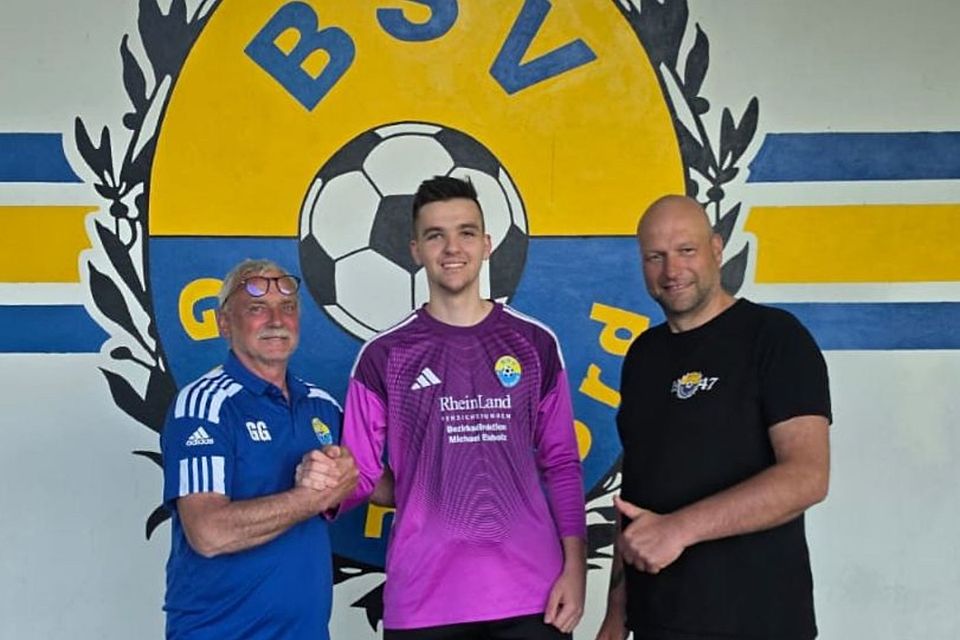 Von links: Gunnar Geilich (Sportlicher Leiter), Ole Niemack und Carsten Gröger (Trainer). Von links: Gunnar Geilich (Sportlicher Leiter), Ole Niemack und Carsten Gröger (Trainer).
