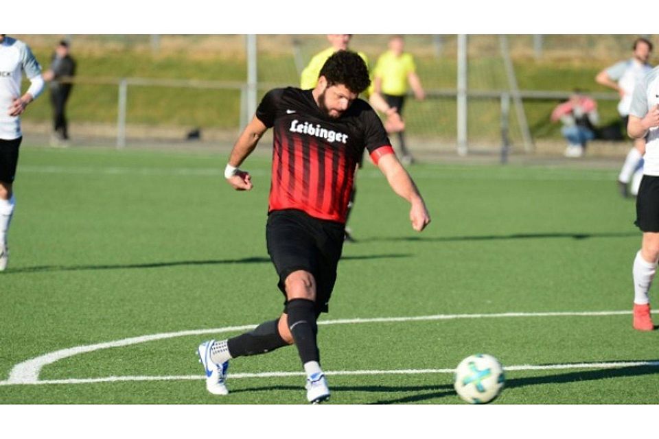 Leiwu Anderson Gomes dos Santos schoss ein Team zum 2:1-Sieg gegen Ochsenhausen. Foto: Christian Metz