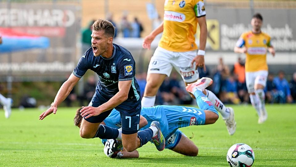 Bekam gegen SV Ried ordentlich auf die Socken: 1860-Stürmer Florian Niederlechner.