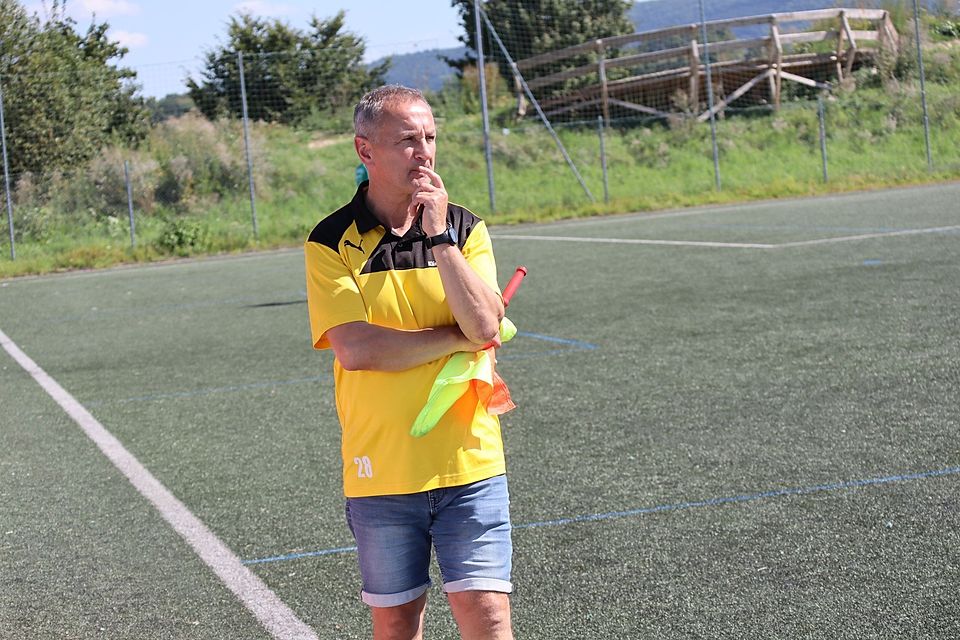 Rudi Lorch wohnt in Abtsgmünd und arbeitet bei KFM als Vertriebsmitarbeiter. Nach einer langen Zeit im Fußballgeschäft hat er noch immer sehr viel Spaß am Sport und an der Arbeit mit seiner Mannschaft, dem SV Frickenhofen.